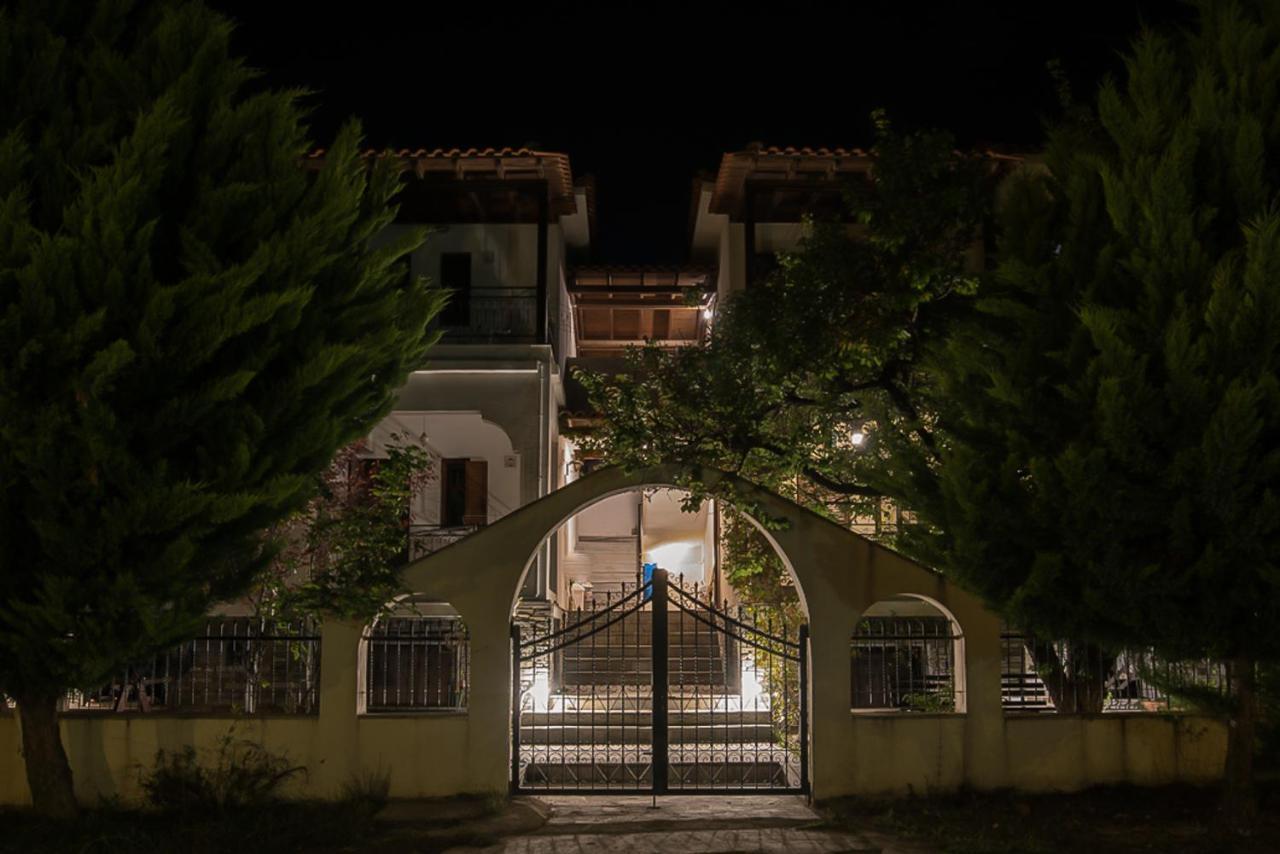 Seasidelongo Houses 1 Min From The Beach Of Nikiti Exterior photo
